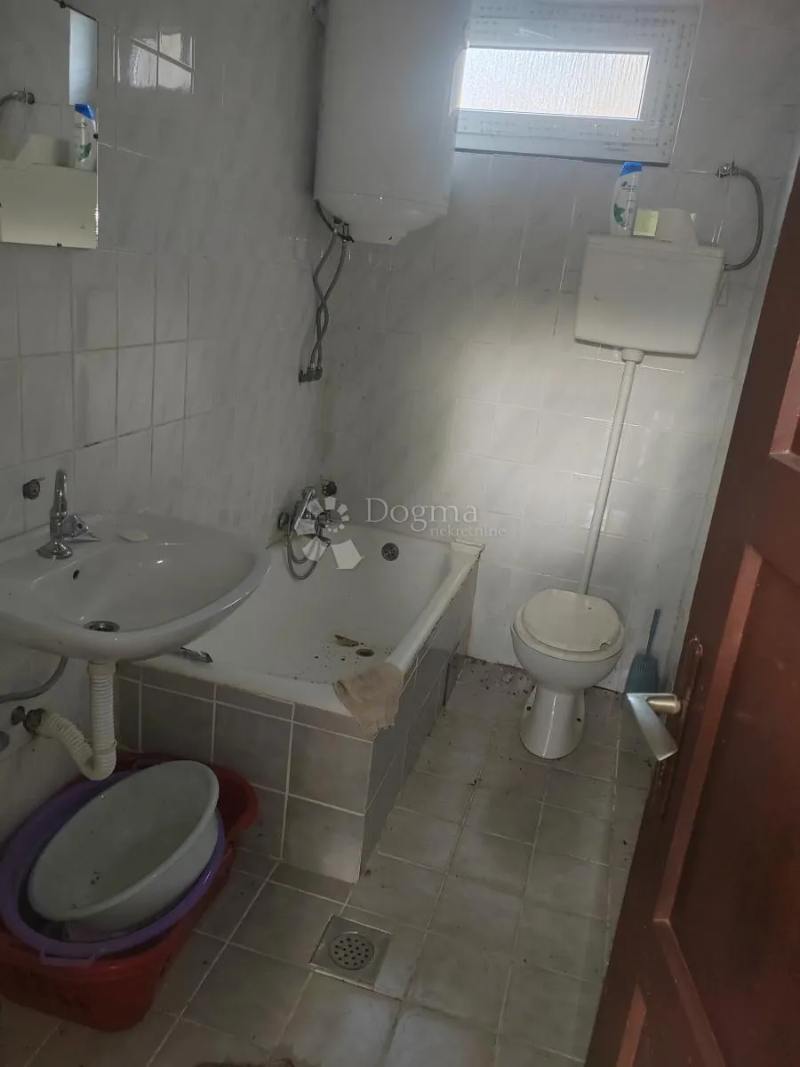 kuća visoka prizemnica-centar - slika 6