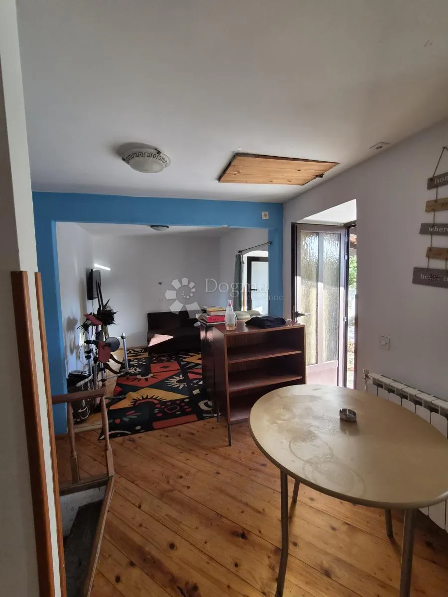 samostojeća kuća, 405m2, roč - slika 12