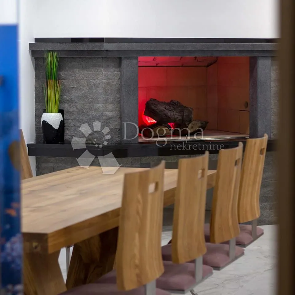 moderna villa na otoku krku s bazenom - slika 34