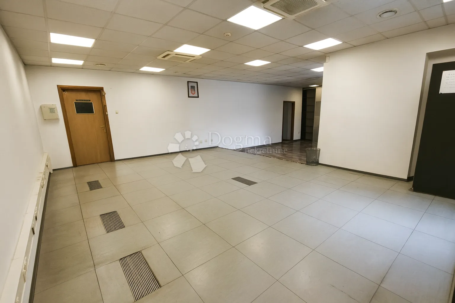 poslovni prostor 170 m² za najam na vrhunskoj lokaciji - slika 2