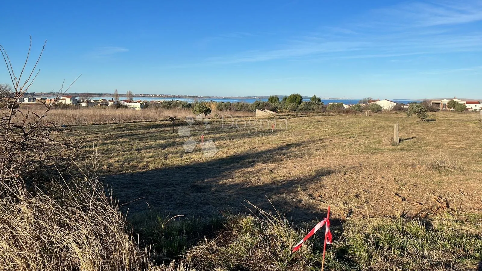 Građevinsko zemljište blizu mora, infrastruktura - Vrsi