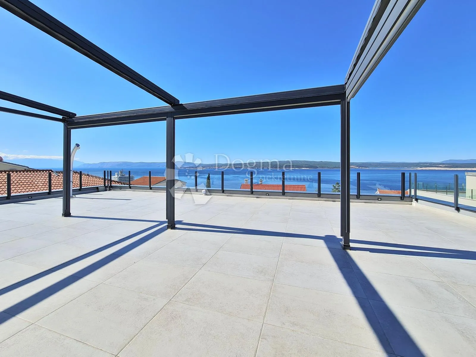 crikvenica ,penthouse 3s+db,velika garaža - slika 3