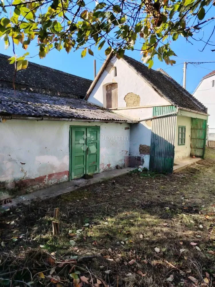 izvrsna prilika! kuća s dvorištem i pomoćnim objektima u kneževim vinogradima - slika 3