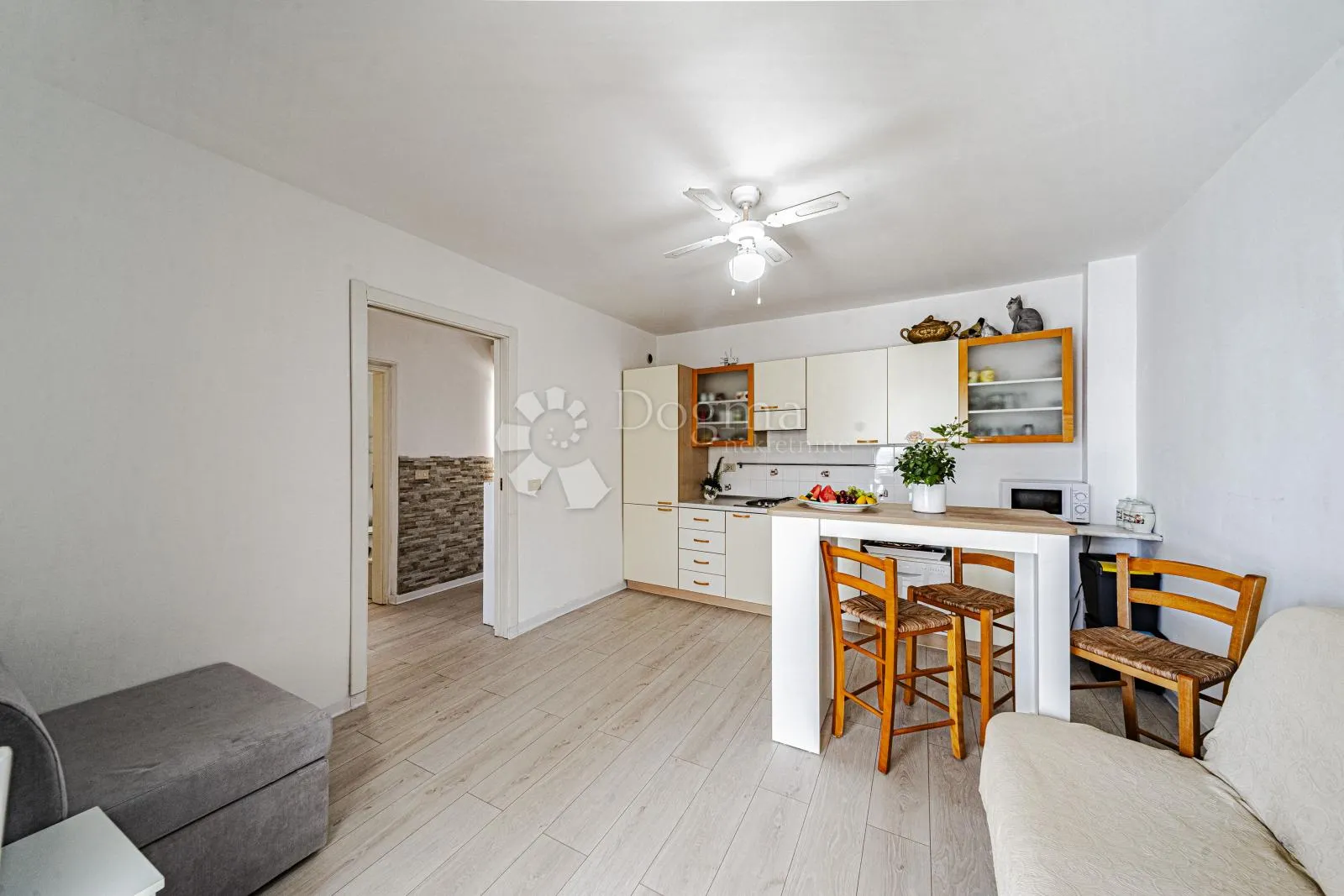 prvi red do mora: samoodrživa apartmanska vila s uhodanim poslovanjem – vela luka, korčula - slika 148
