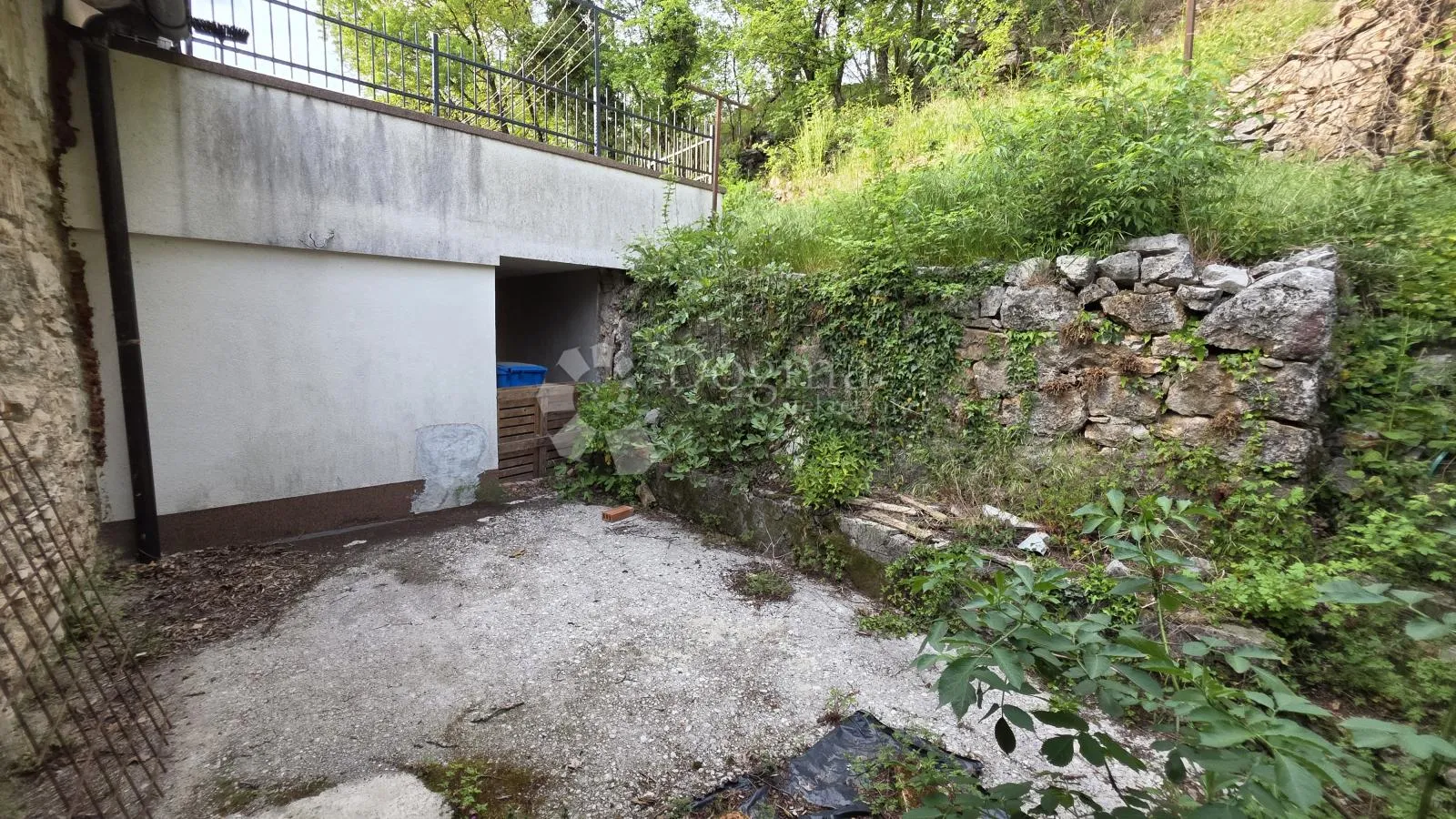 grobnik, vezana starina s okućnicom - slika 8