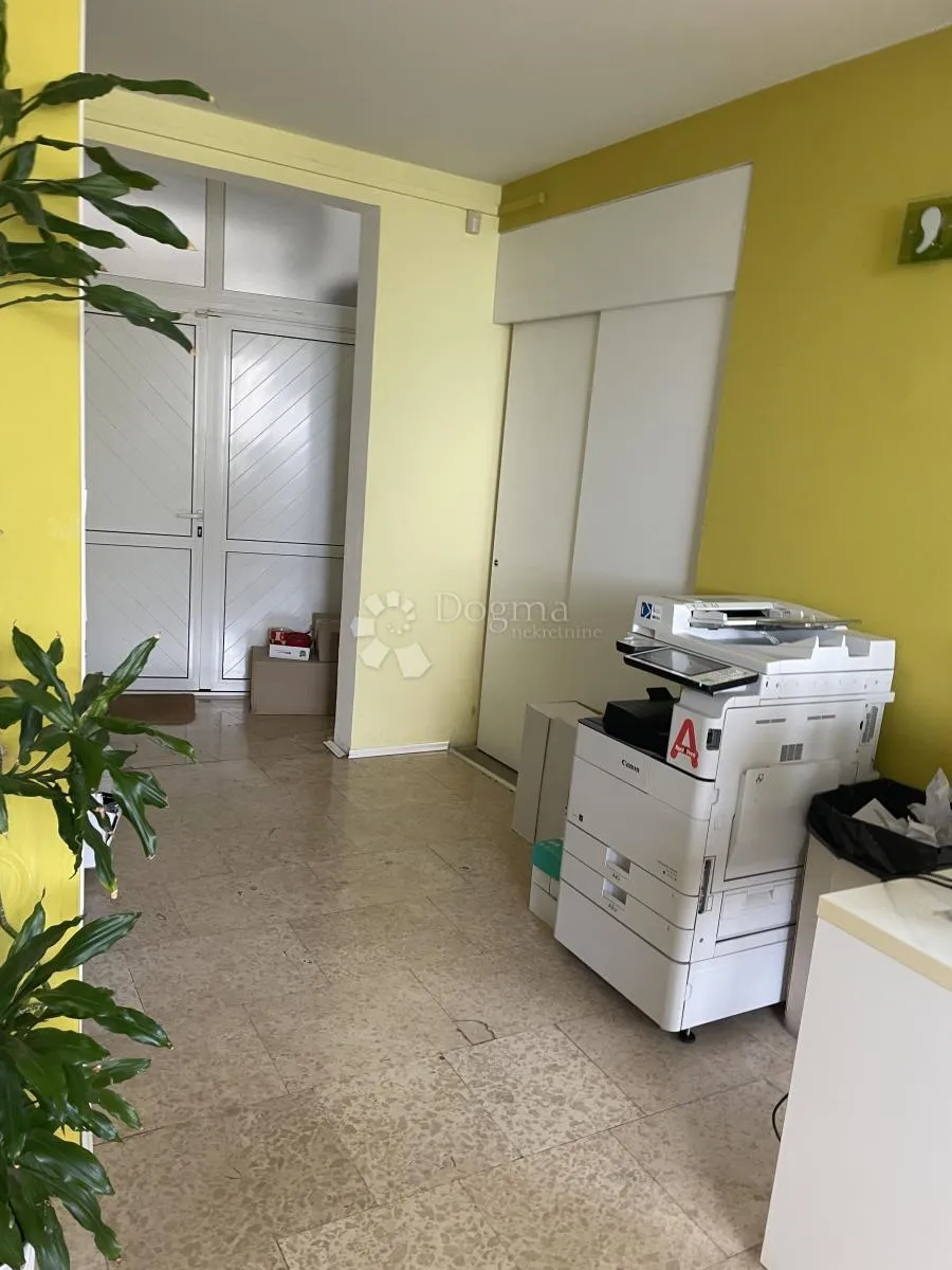 88 m2 odličnog poslovnog prostora za najam - slika 6