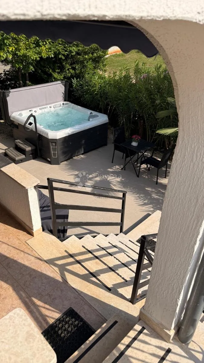 atraktivna kuća sa tri apartmana poreč - slika 19