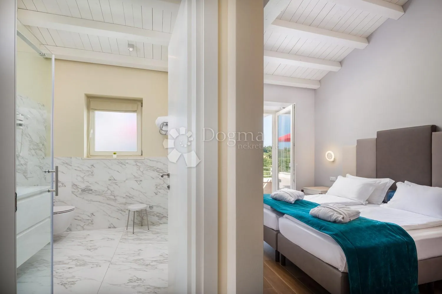 prostrana villa s bazenom i sadržajima na rubu sela - slika 25