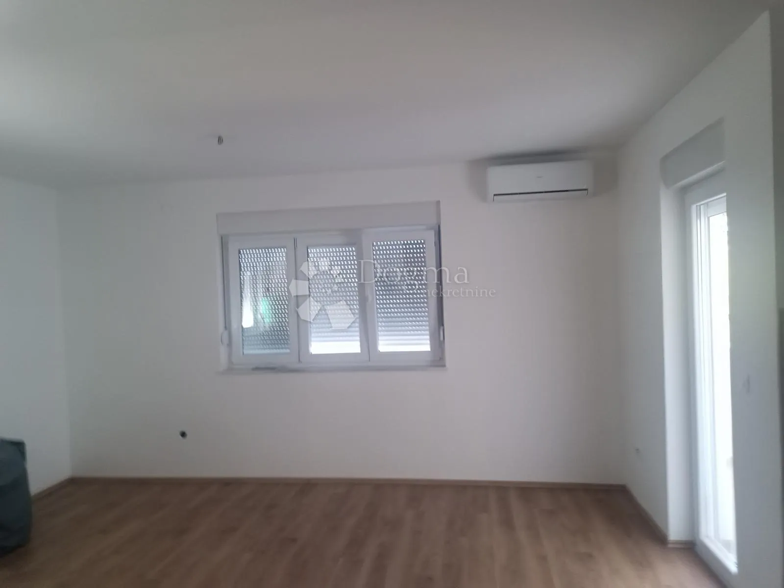 vodice - stan u prizemlju 126 m2 - slika 10