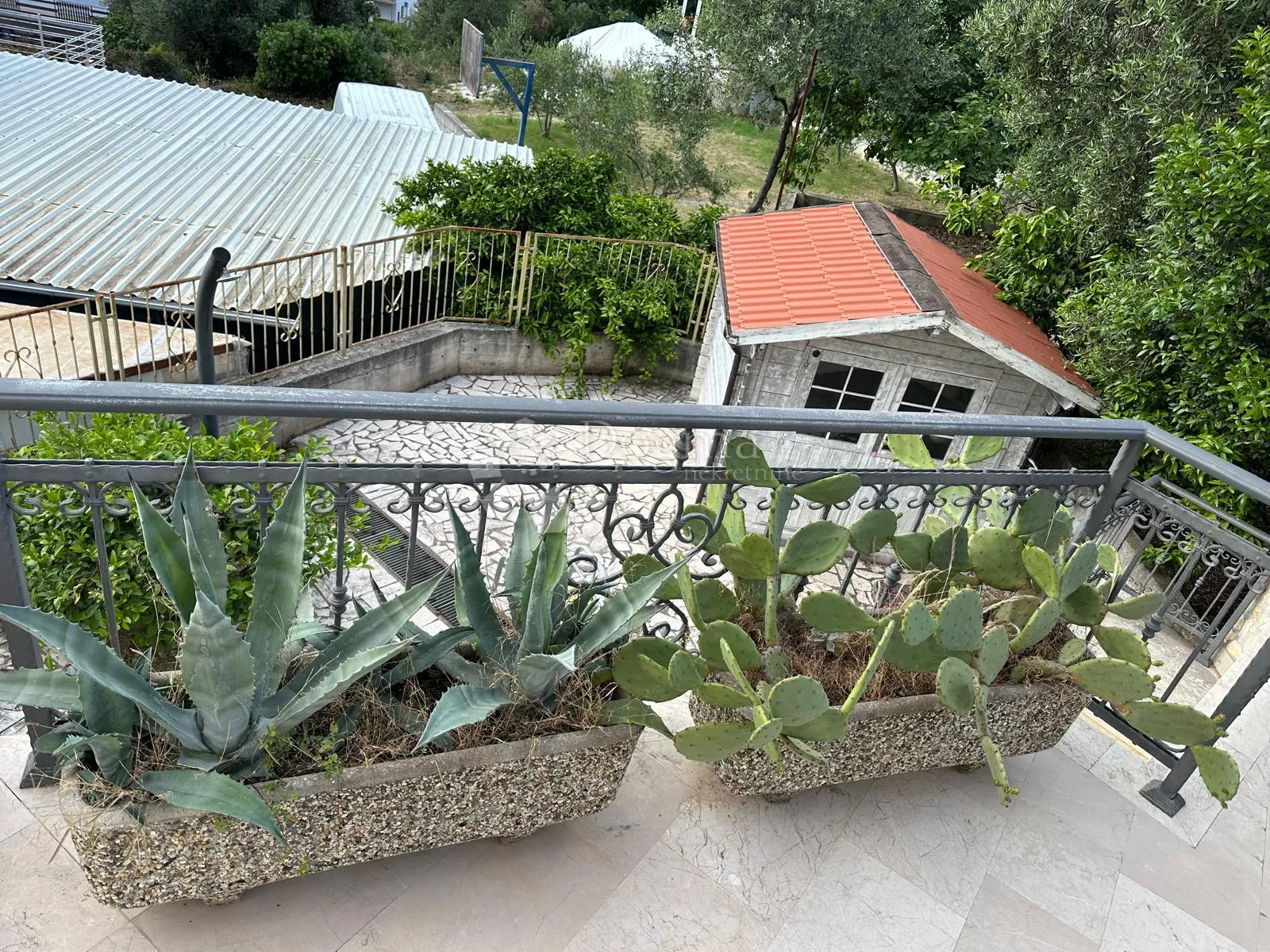 fantastična lokacija, dvojna kuća sa 3 apartmana samo 250 metara do plažena - slika 10