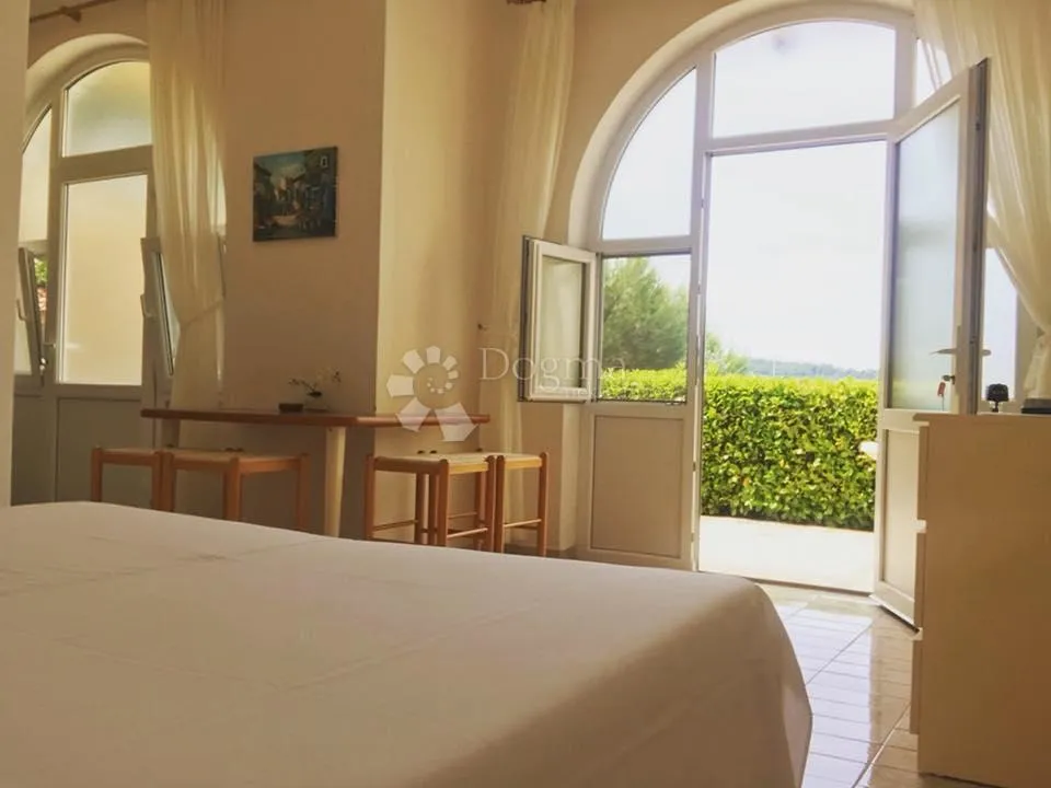apartmanska kuća u srimi na samoj plaži - slika 12