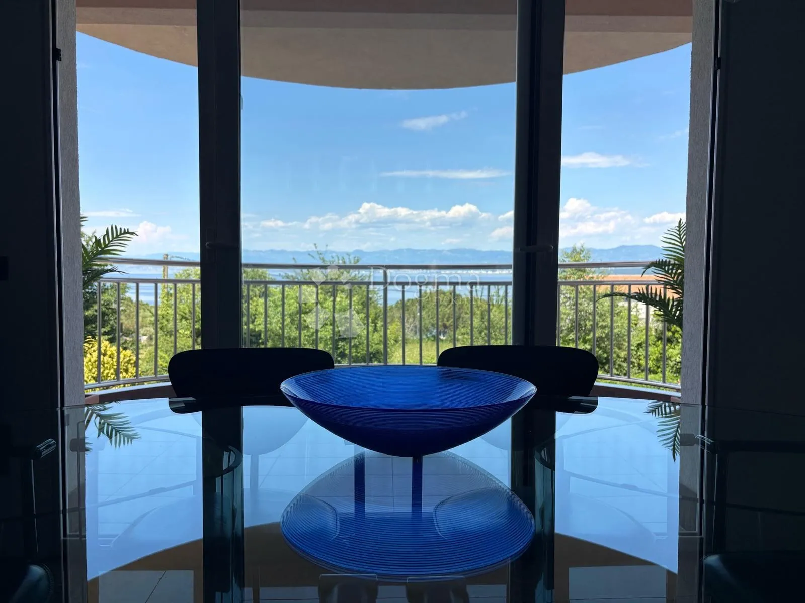 eskluzivan apartman, 70 m od mora sa panoramskim pogledom i vrtom - slika 4