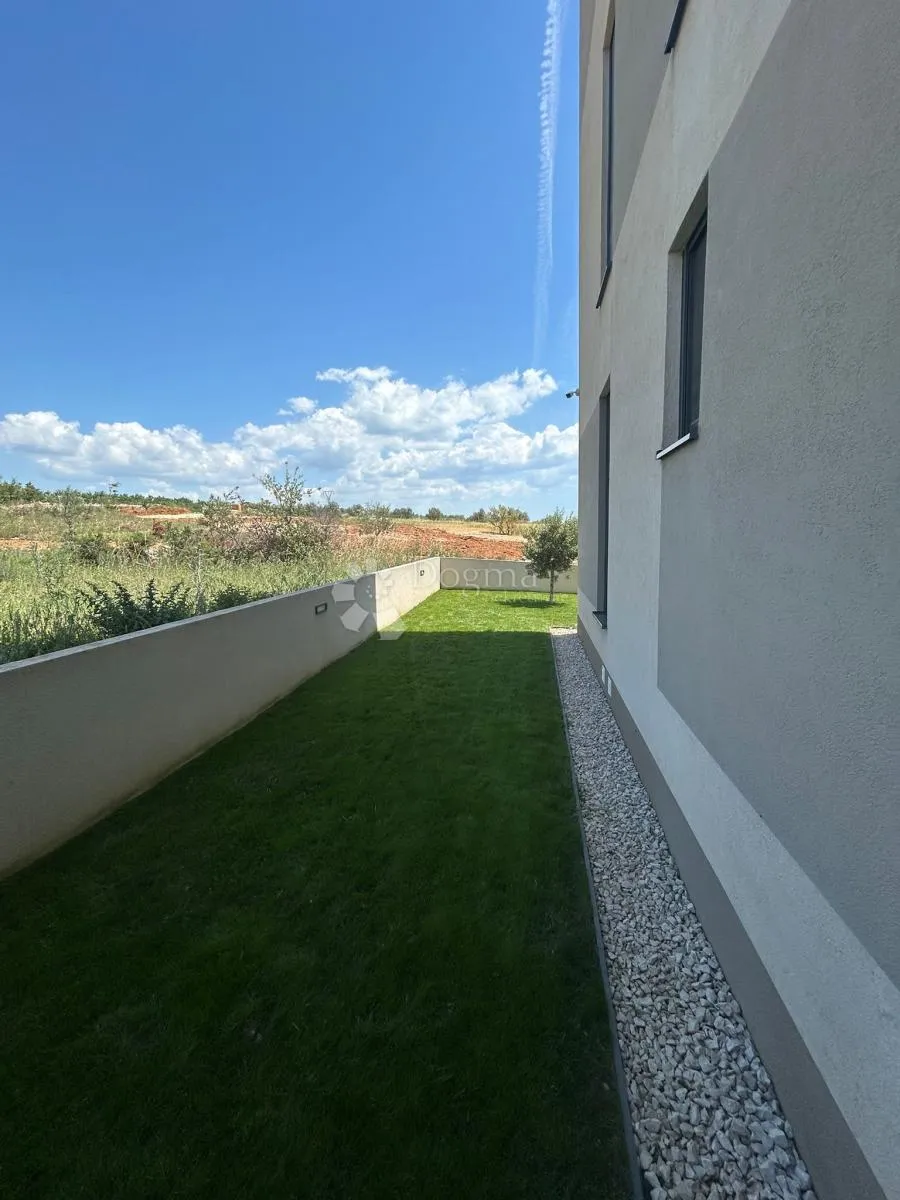 luksuzan 3-soban stan s panoramskim pogledom na more - slika 21
