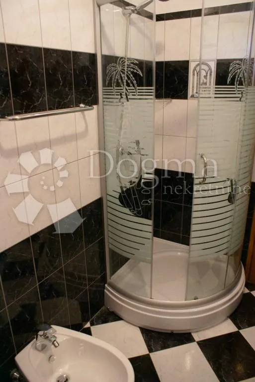 prodaju se dva apartmana u rovinju! - slika 17