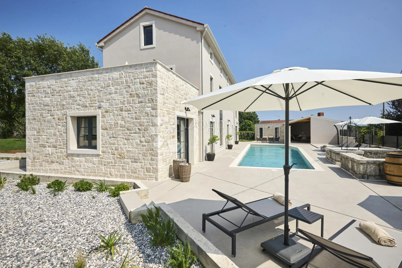 poreč, luksuzna vila s bazenom, 5 spavaćih soba, pogled more - slika 44
