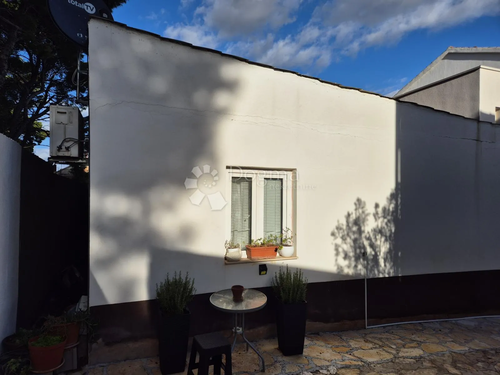 šibenik/zablaće- jedinstveni kompleks uz more: apartmanske kuće s teniskim terenom i bazenima - slika 53