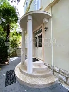 ekskluzivna vila na odličnoj lokaciji - slika 47
