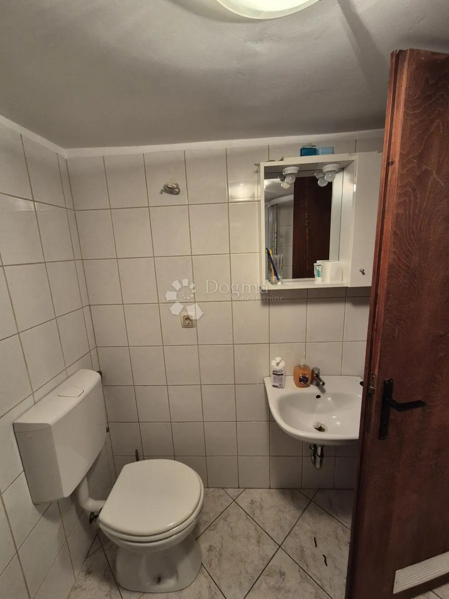 dvije kuće u nizu odlična investicija - slika 18