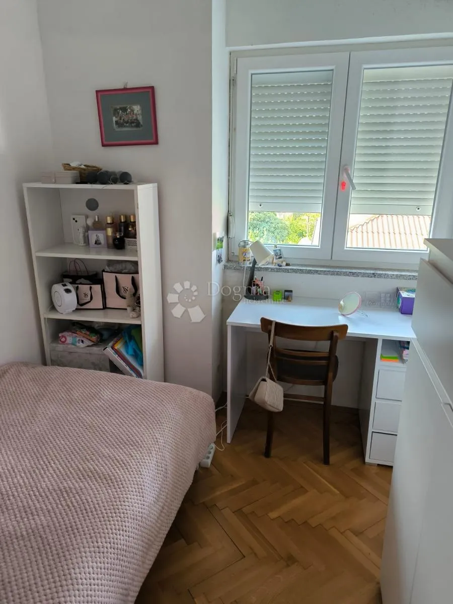 dvosoban stan na odličnoj lokaciji u palitu blizu šarengrada - slika 13