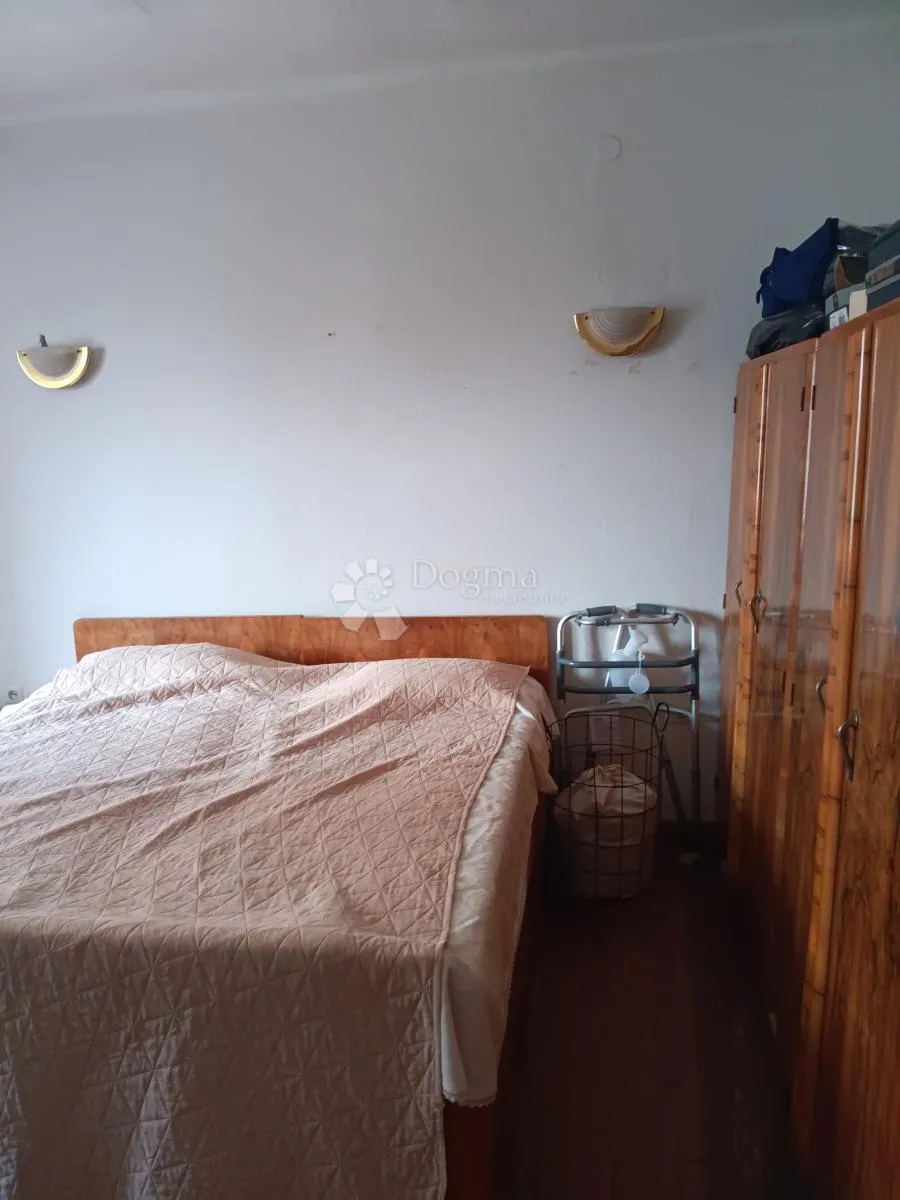 kuća za adaptaciju kaštel lukšić - slika 19