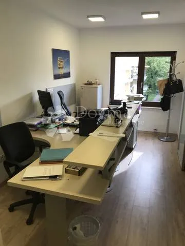 samostojeća kuća bulevard, 250 m² plus garaža 54,59m2 - slika 12