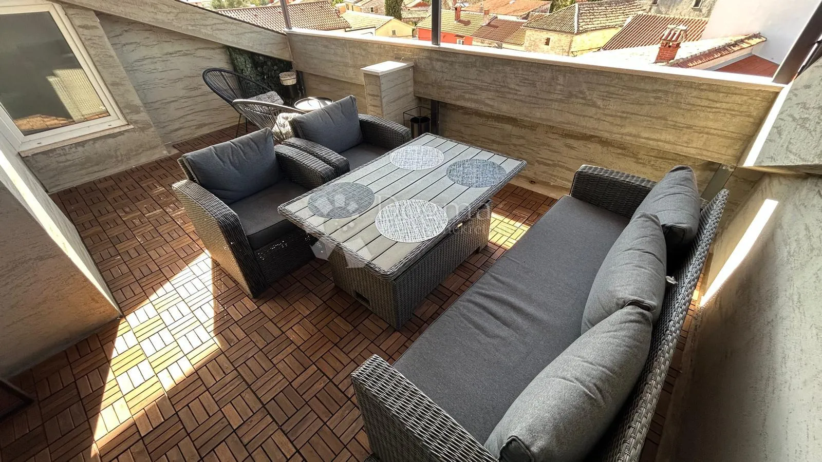 predivna renovirana kuća 160m2 - šišan - slika 19