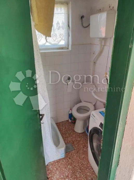 kuća za adaptaciju - hvar, vrisnik - slika 7