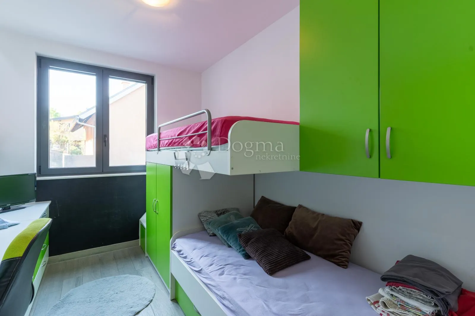 vrhovec, uređen 4 soban stan, garažno parkirno mjesto, - slika 14