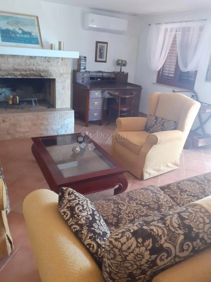 kuća i prostrano zemljište 11.090 m2 - slika 18