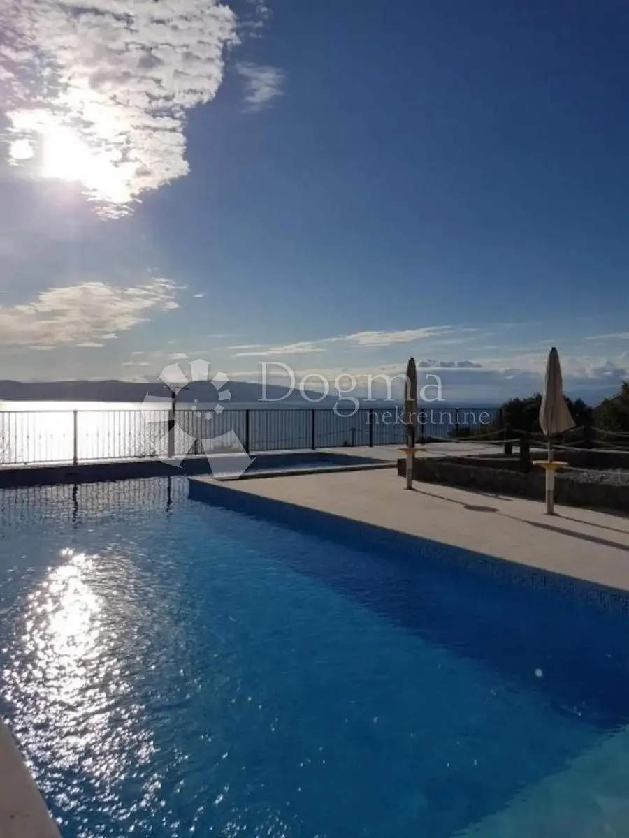 vila sa bazenom - slika 22