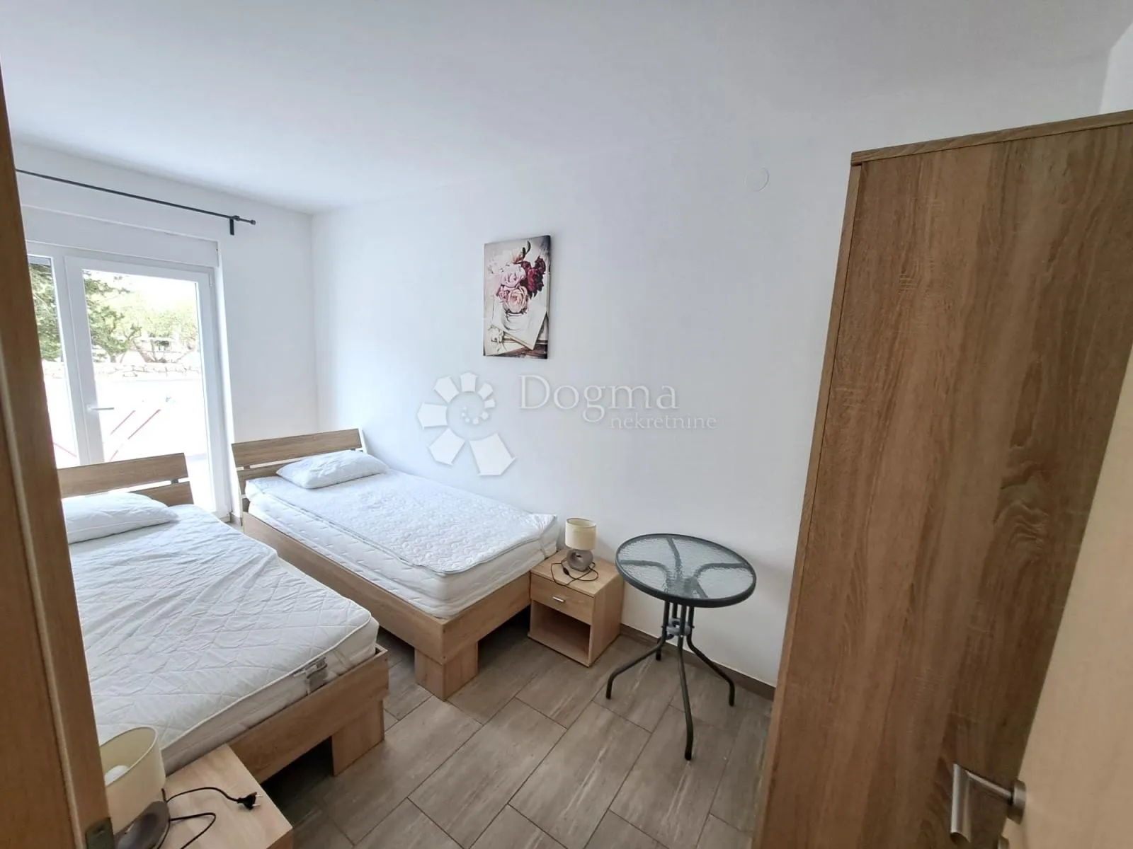 impresivni stan s dvije terase, jacuzzijem i parkirnim mjestom - slika 17