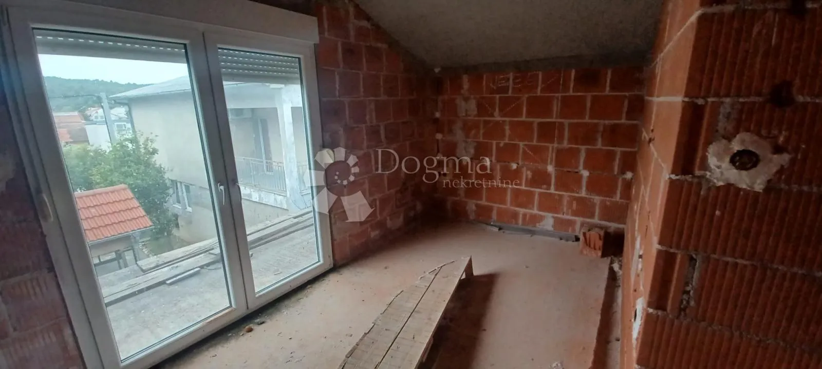 prodaja kuće – karin, odlična lokacija, 250 m od mora - slika 5