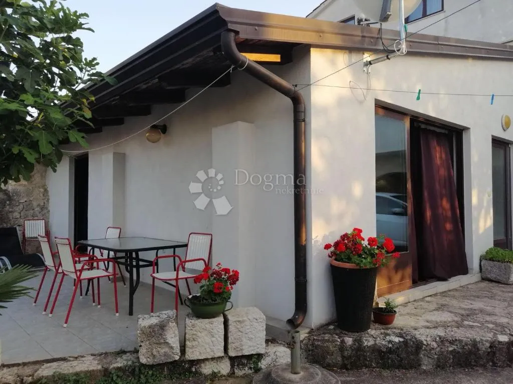 funtana!prilika!uhodana apartmanska kuća na parceli sa velikim potencijalom! - slika 59