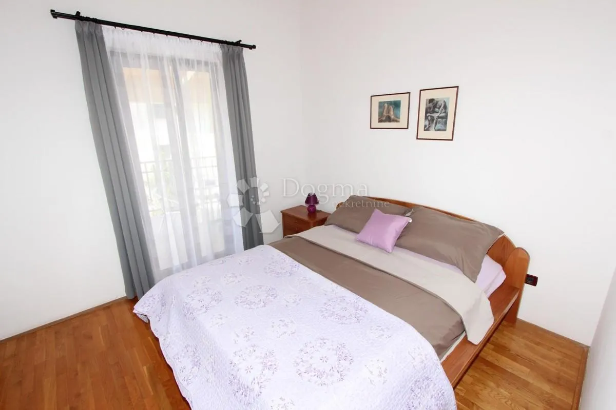 kuća sa apartmanima - slika 16