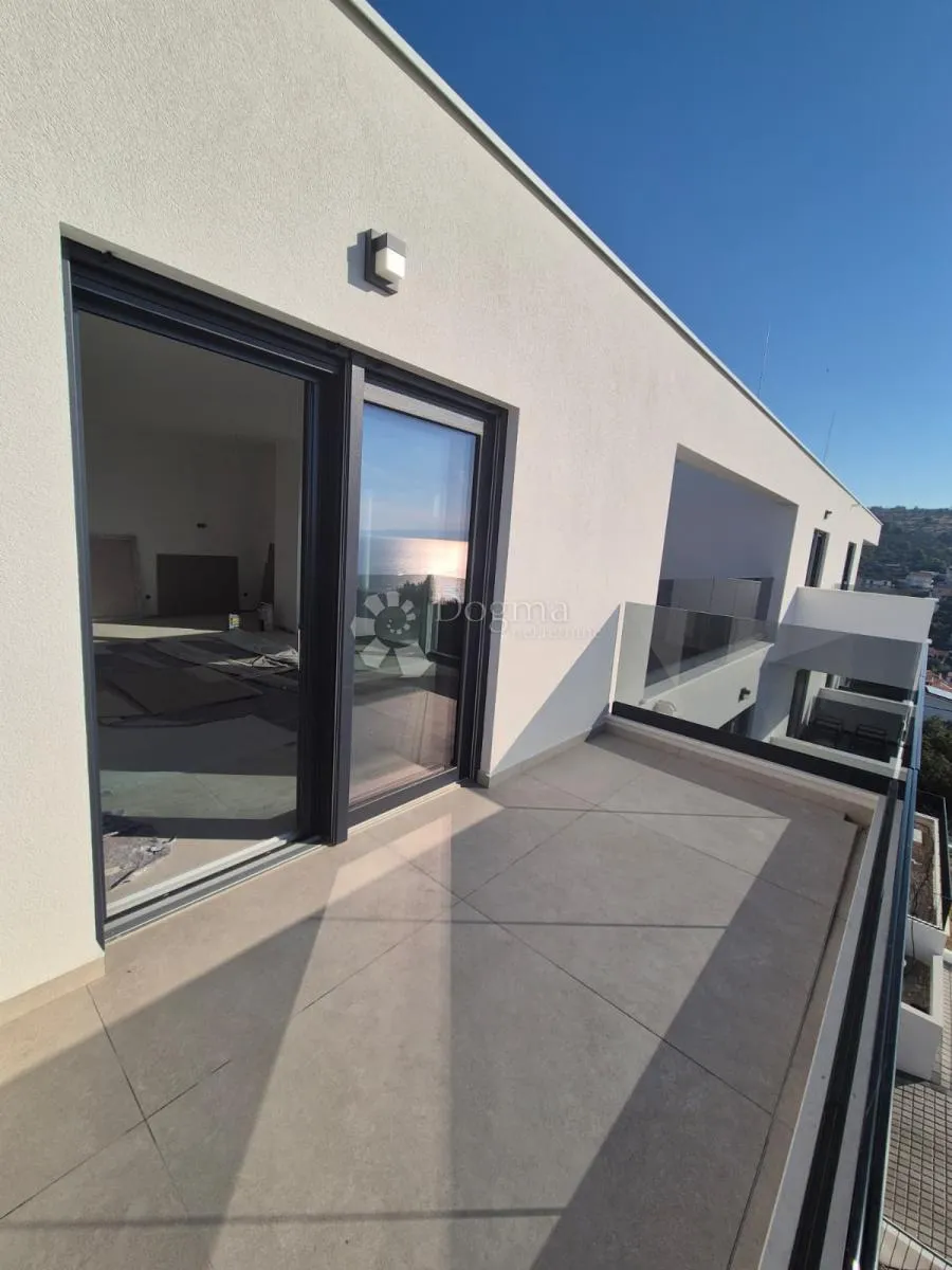 luksuzni penthouse s jacuzzijem (s16), pogledom na more i dva garažna mjesta – treći kat - slika 8