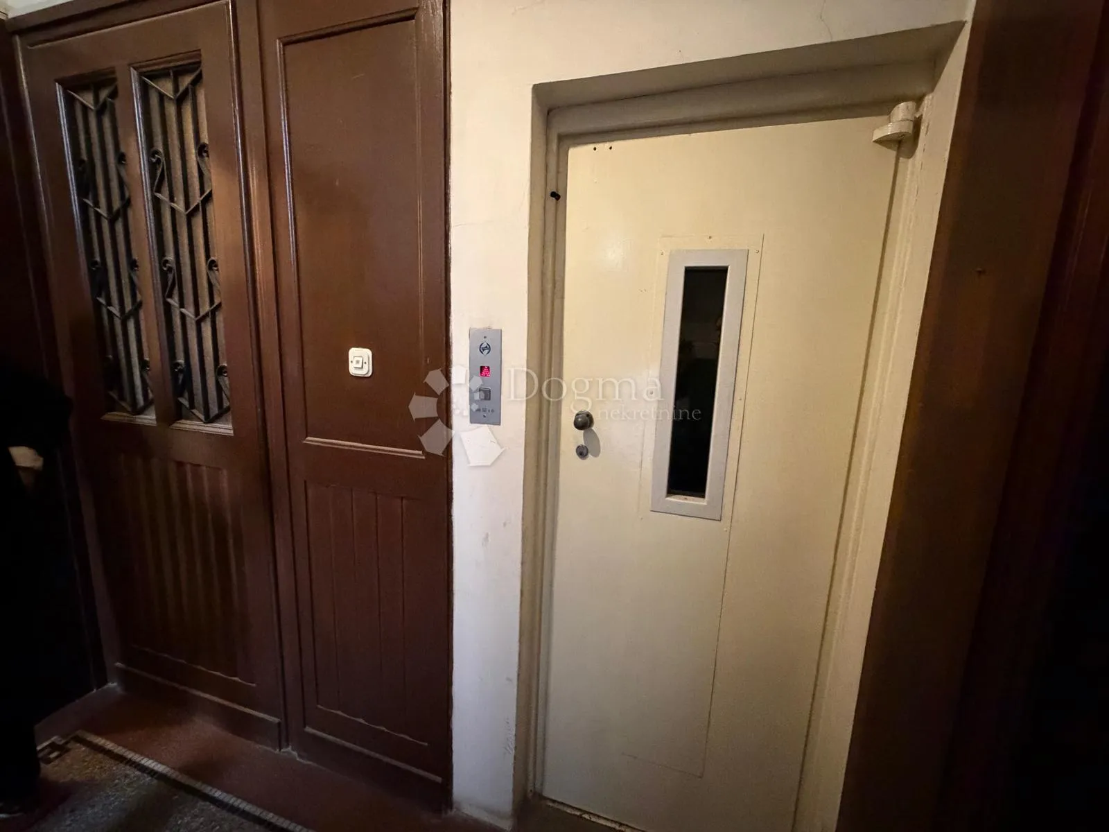 luksuzan 5-sobni stan 180 m², trg mažuranića - slika 10