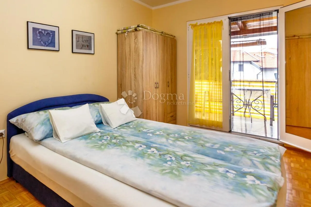 malinska - apartmanska kuća 100 m od mora - slika 10