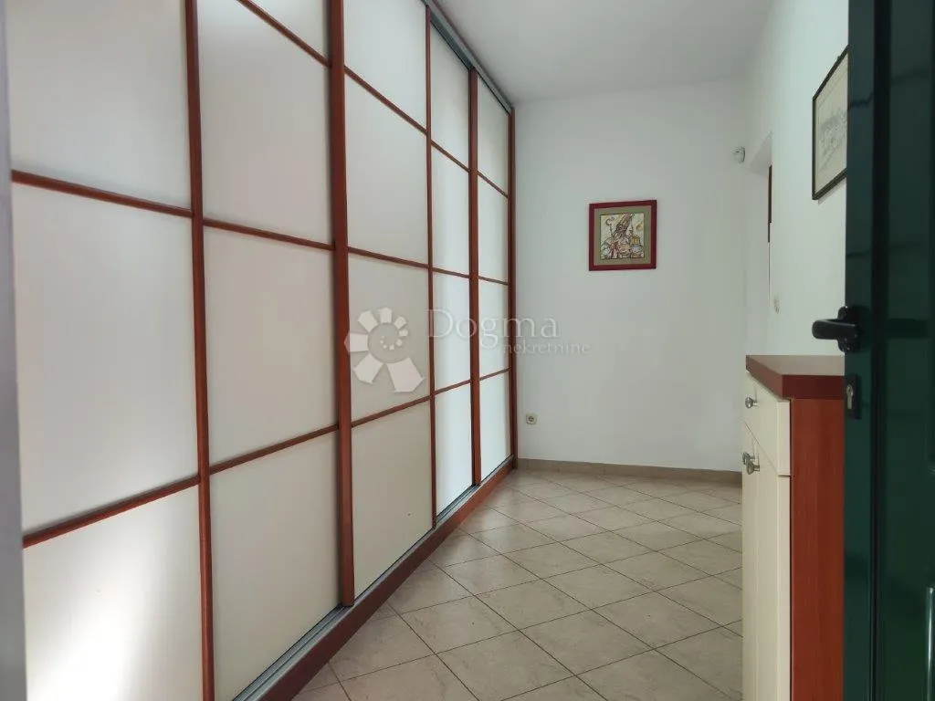 rogoznica- predivna villa na plaži - slika 14