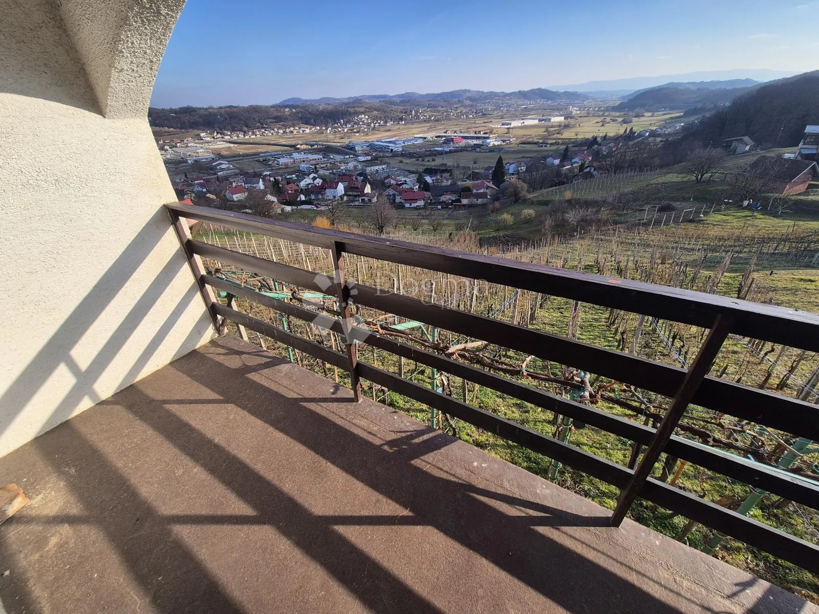 dvije vikendice sa vinogradom na brijegu iznad krapine! - slika 18