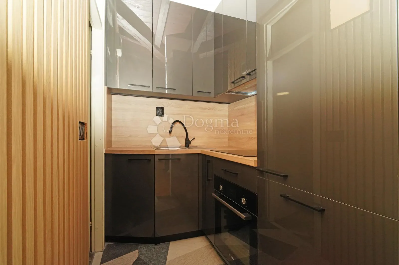 elegantna prizemnica u nizu 82 m²- červar - slika 8