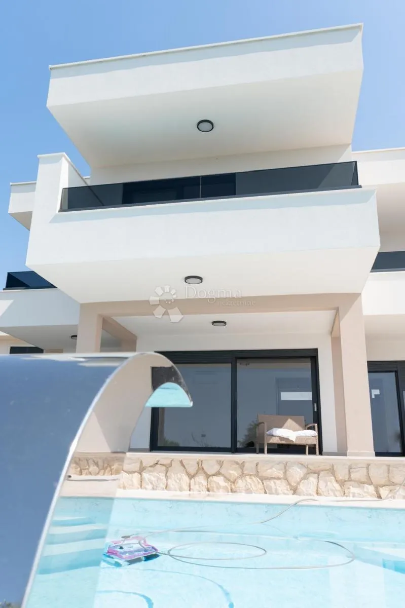 pogled, intima, luksuz - villa u oazi prirode novalja - slika 6