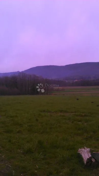 Građevno zemljište 9.674 m² (3 parcele) s pogledom na Medvednicu - Donja Podgora, Donja Stubica