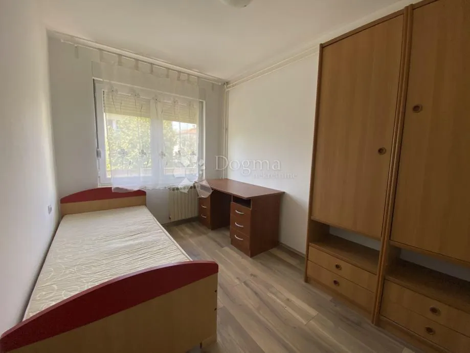 stan najam - 90m2 2s+db, parking, vrt, terasa, mirna lokacija - slika 12