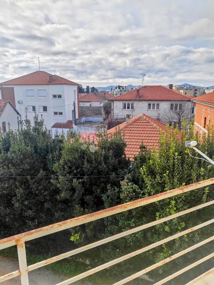 kuća u centru zadra na predivnoj lokaciji - slika 13