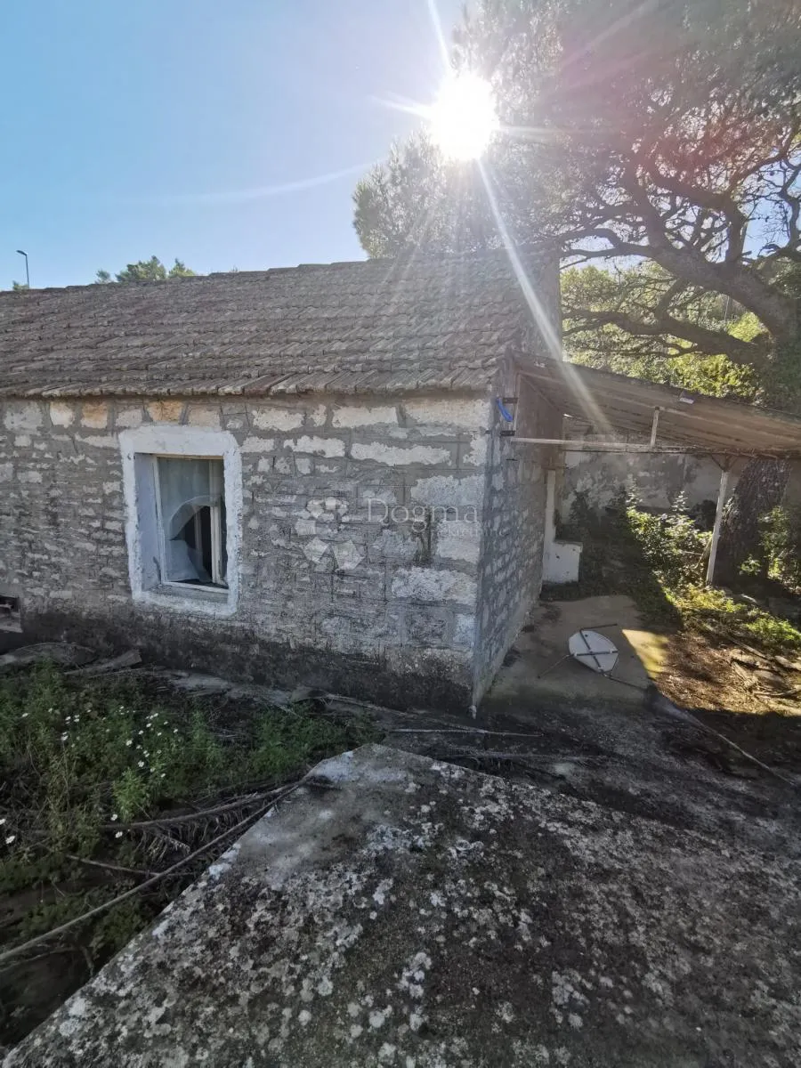 tradiconalna kamena kuća u veloj luci - slika 4