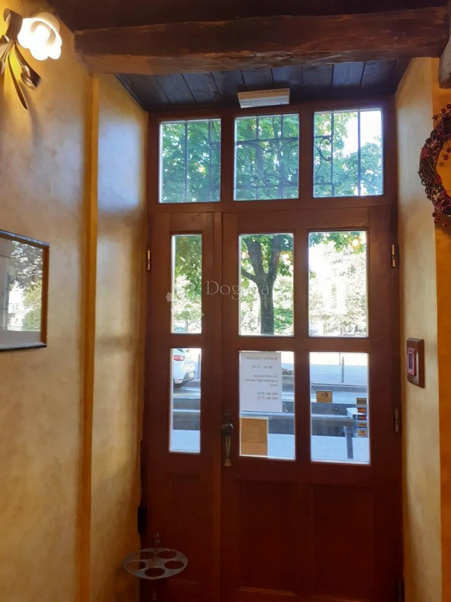 vintage poslovni prostor s galerijom, potpuno namješten – centar rijeke - slika 9