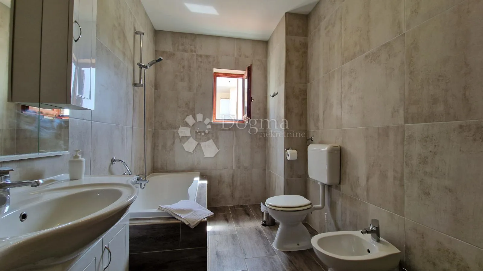 nova kuća u medulinu s 4 apartmana - 170m od mora - slika 23