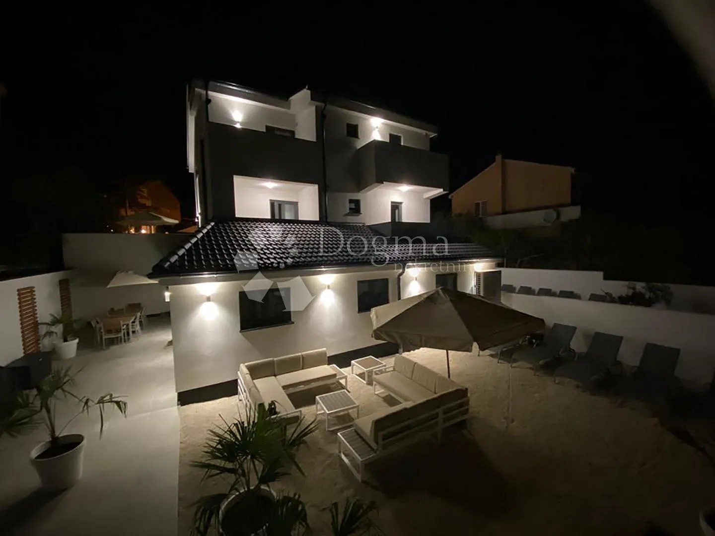 premantura - kuća sa 3 luksuzna apartmana i pogledom na more - slika 33