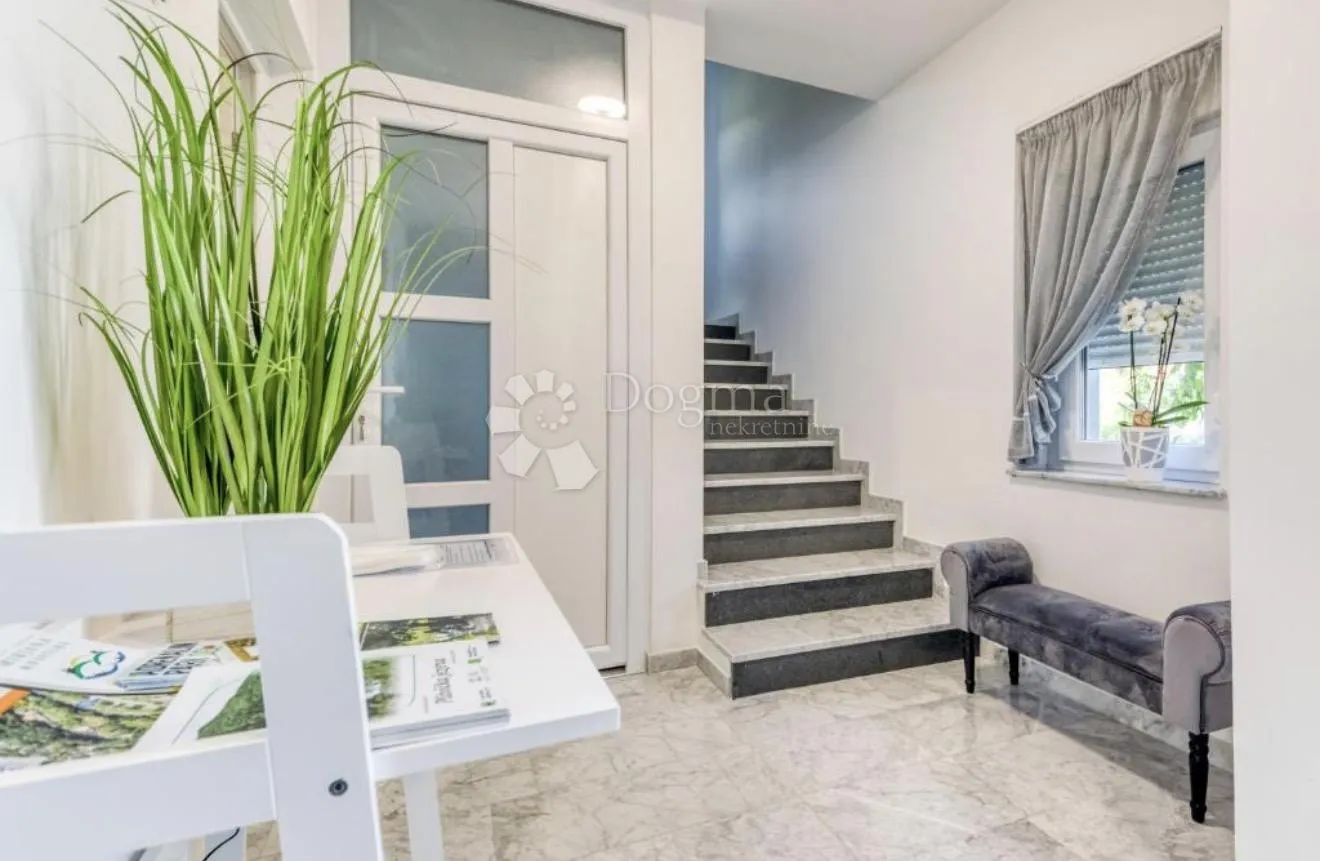 idilična kuća sa 4 apartmana u blizini plitvičkih jezera - slika 1