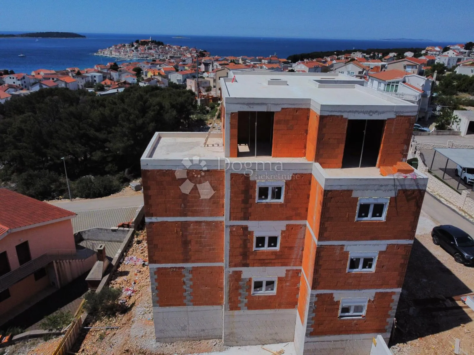 primošten-stan s pogledom na more s2 - slika 13